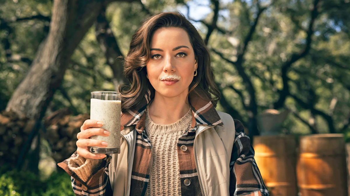 Aubrey Plaza Takes Jab at Plant-Based Milks With 'Wood Milk' Ad – NBC10 Philadelphia - Vimarsana News