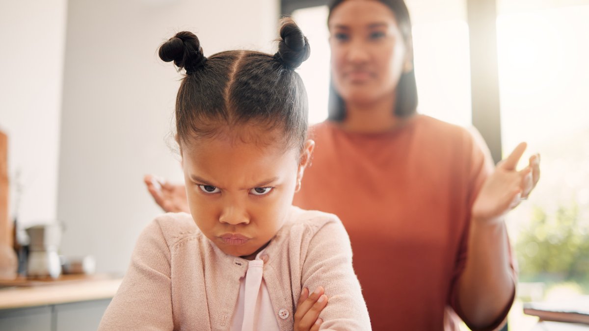 The Most Effective—But Unpopular—Way to Raise Happy Kids, Says Ivy League Child Psychologist - Vimarsana News
