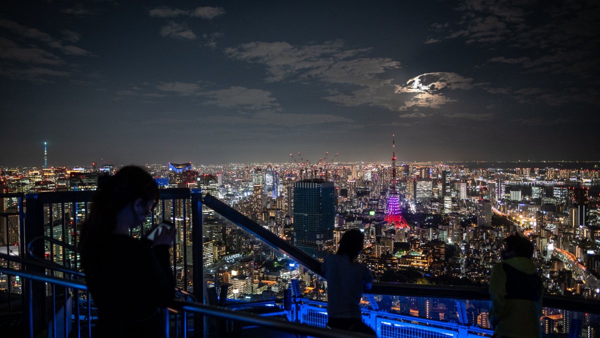 'Foreign Investors Are Back': Japan Stocks Surge to Their Highest Since 1990 – NBC10 Philadelphia - Vimarsana News