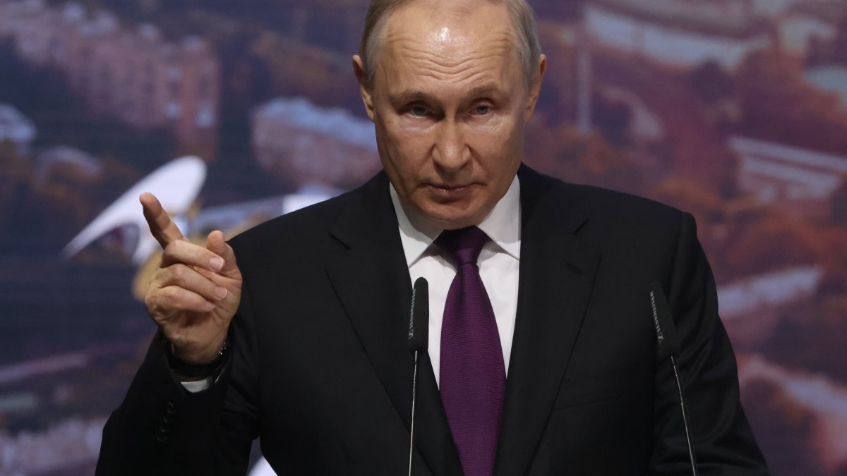 Ukraine War Live Updates: Putin Says 'Neocolonial' World Order Will End; Russian Mercenaries Pull Out of Bakhmut – NBC10 Philadelphia - Vimarsana News
