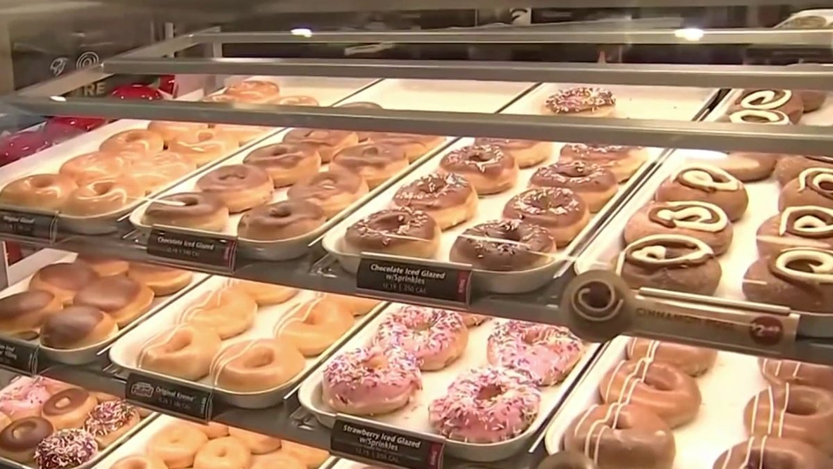 Free Krispy Kreme Doughnuts For 2023 Grads Nbc10 Philadelphia 3156