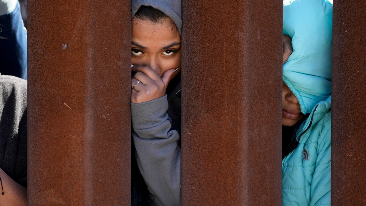 Biden Admin Sets New Immigration Rules at US-Mexico Border Following Title 42 End – NBC10 Philadelphia - Vimarsana News