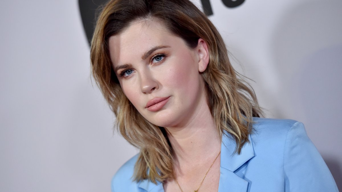 Ireland Baldwin Welcomes Baby With Musician RAC – NBC10 Philadelphia - Vimarsana News