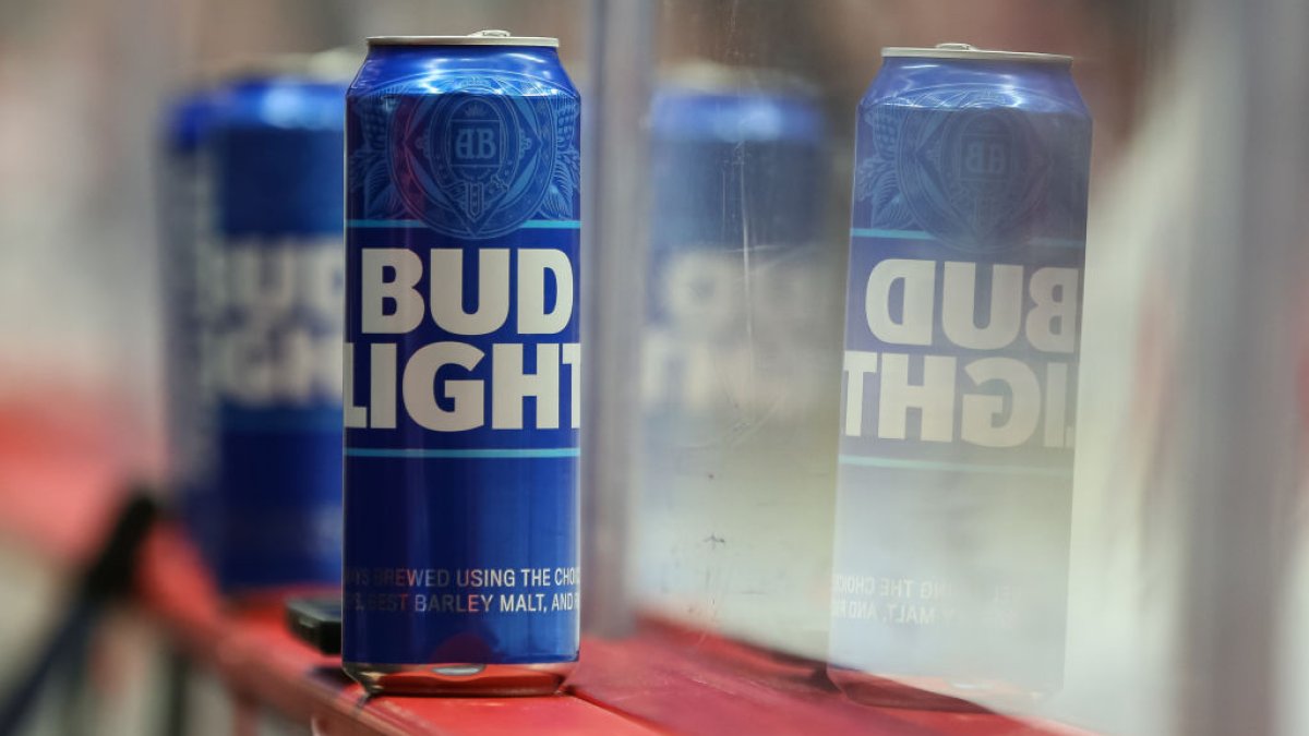 'Bud Light on Us': Budweiser Parent Now Offering Money Back to Boost Sales – NBC10 Philadelphia - Vimarsana News