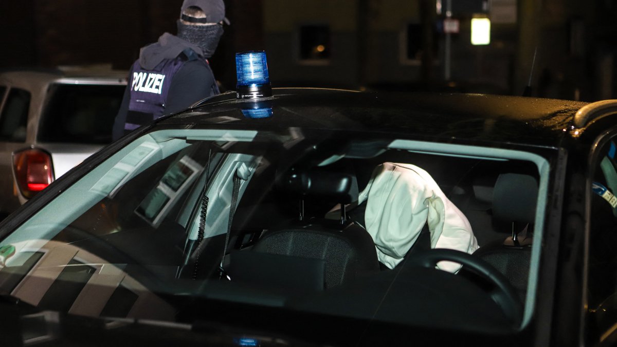 Around 100 Arrested in Germany, Italy Related To Mafia Group – NBC10 Philadelphia - Vimarsana News
