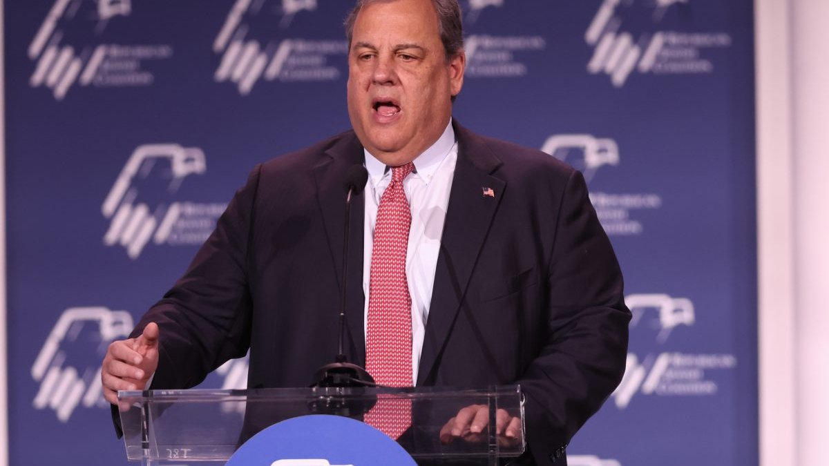 ExNew Jersey Gov. Chris Christie Planning to Launch GOP Presidential