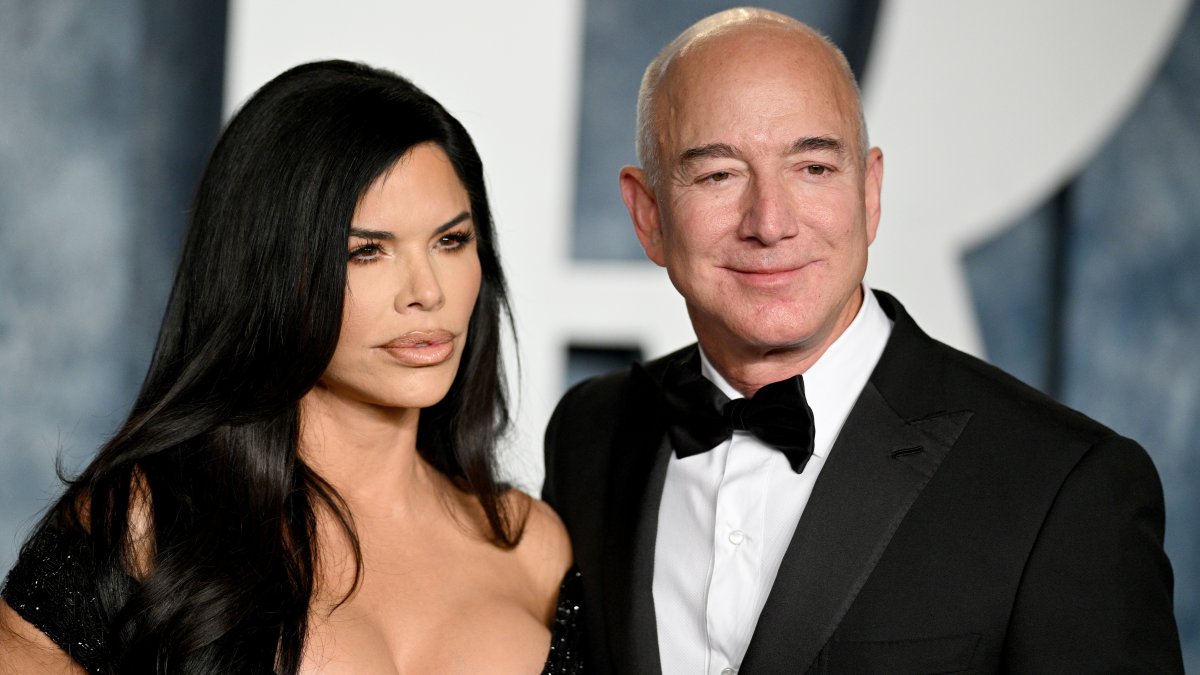 Peek Inside Jeff Bezos' Mysterious Private World – NBC10 Philadelphia - Vimarsana News