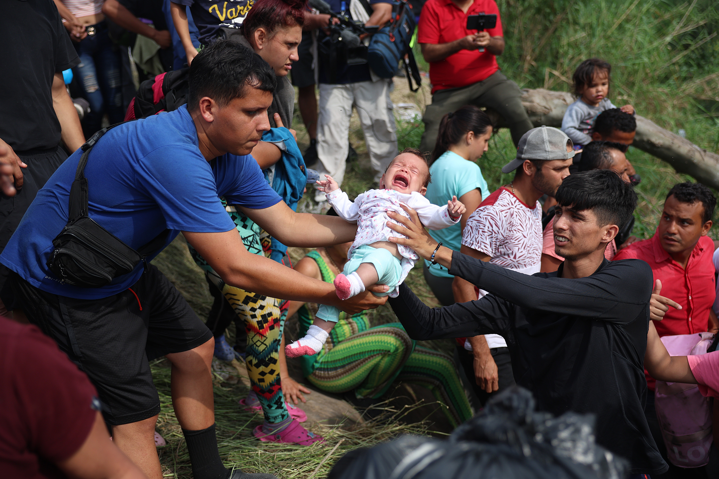 Scenes From the US-Mexico Border as Title 42 Ends