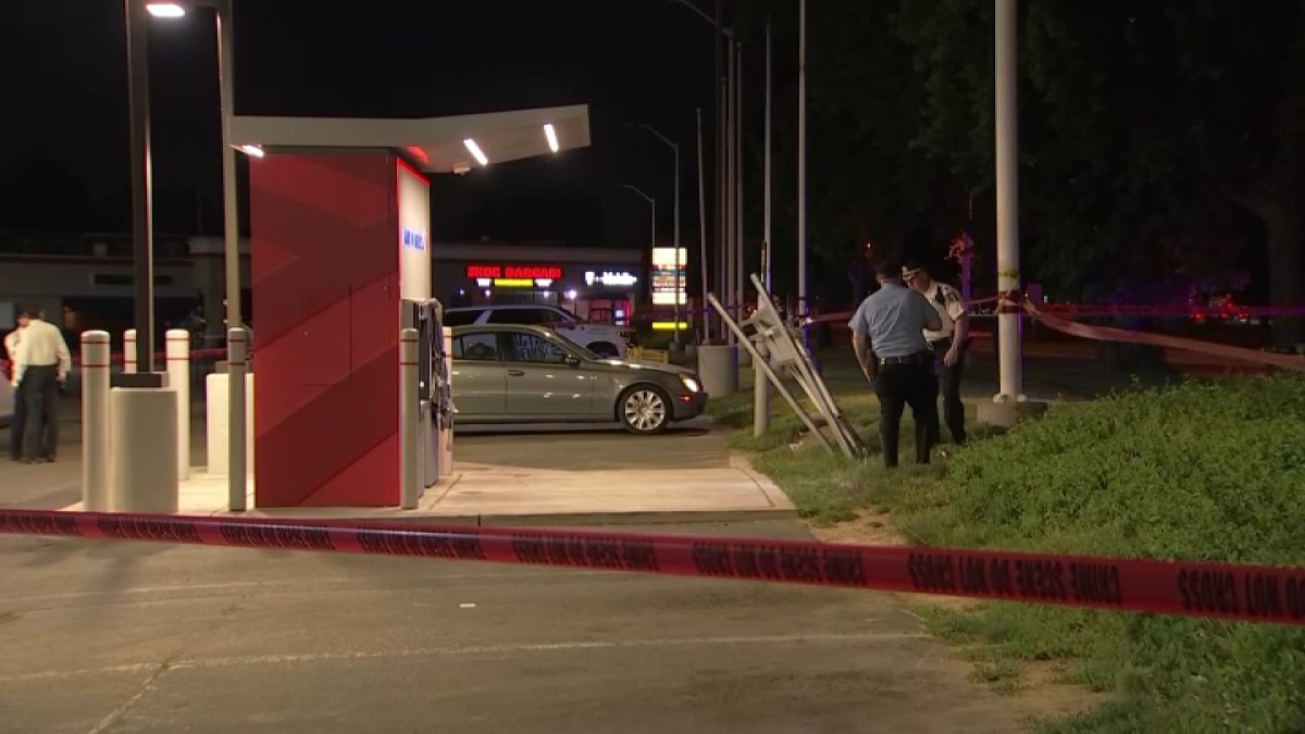 Man Shot Near ATM During Possible Robbery in Philadelphia, Police Say ...