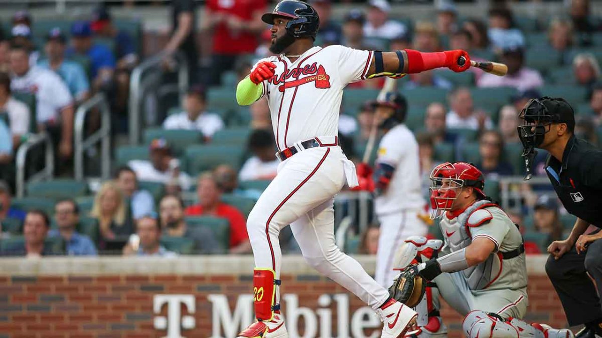 Braves rally past Phillies on d'Arnaud, Riley homers and game