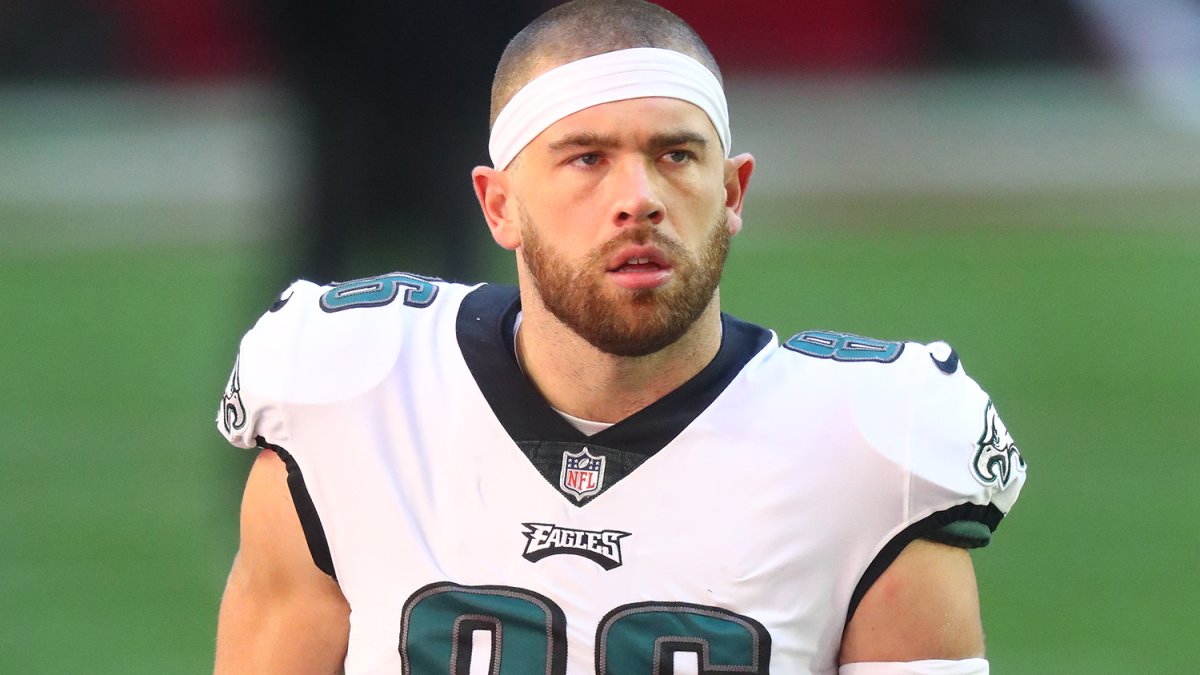 Zach Ertz arrives in Philly, ‘honored' to be back in Eagles green