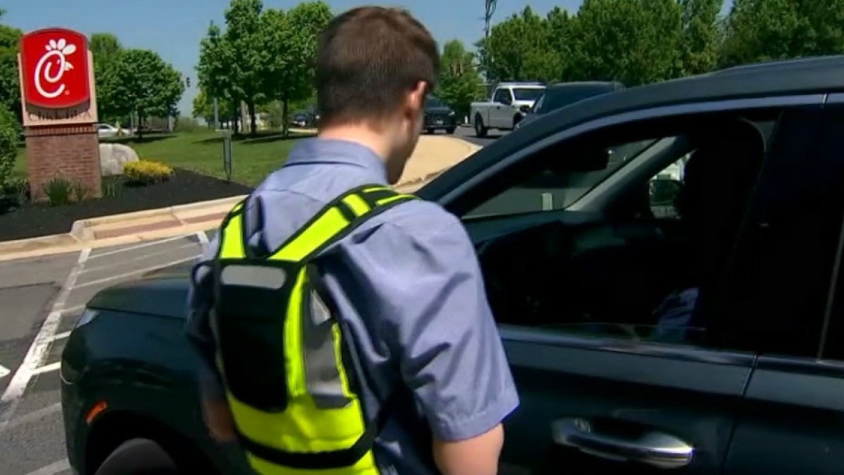 How a Cooling Vest Is Helping Fast Food Workers Beat the Heat - Vimarsana News