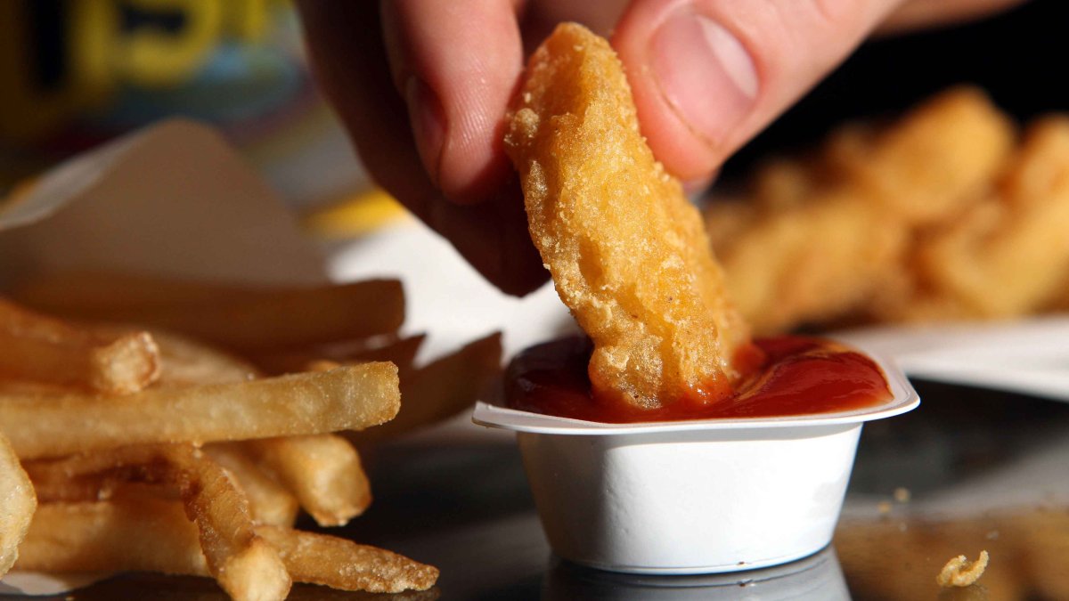 Parents Suing McDonald's Over Chicken Nugget That Burned Daughter – NBC10 Philadelphia - Vimarsana News