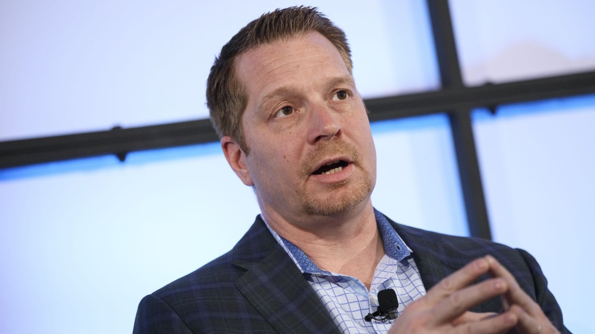 CrowdStrike CEO Calls Generative AI an 'Arms Race,' But Says Company Is Positioned Well to Face Adversaries – NBC10 Philadelphia - Vimarsana News