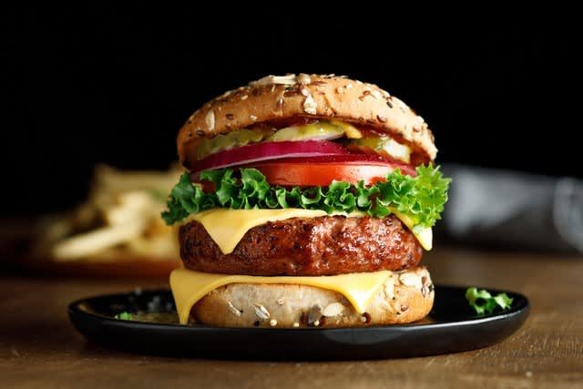 'Real' Meat Maker Cargill May Emerge Big Winner in Plant-Based Food as Buzzy Startup Boom Fades – NBC10 Philadelphia - Vimarsana News