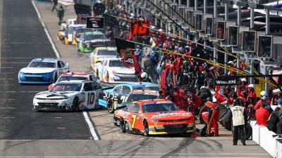 What you need to know about NASCAR pit stops