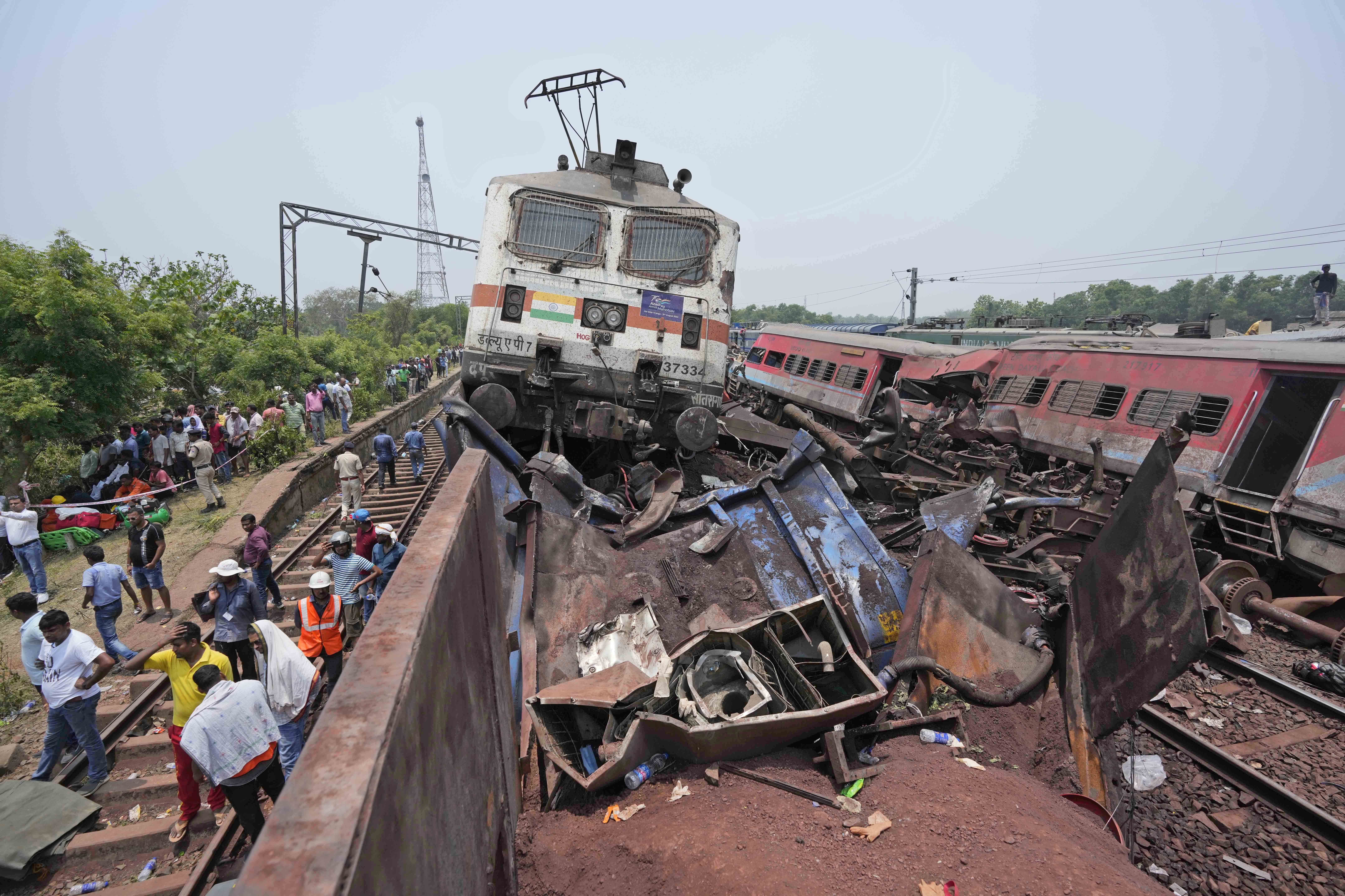 Voorzichtigheid Schatting mist Hundreds Killed in Indian Train Crash in Nation's Worst Rail Disaster –  NBC10 Philadelphia