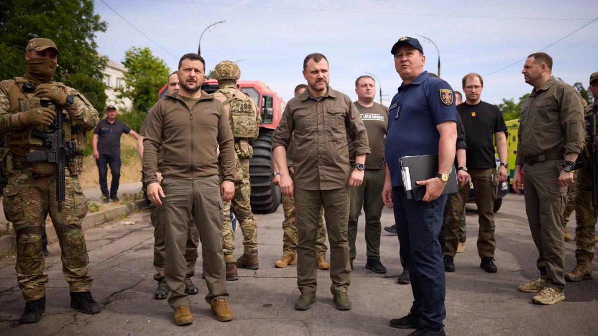Russia shells Ukrainian city inundated by dam collapse – NBC10 Philadelphia - Vimarsana News