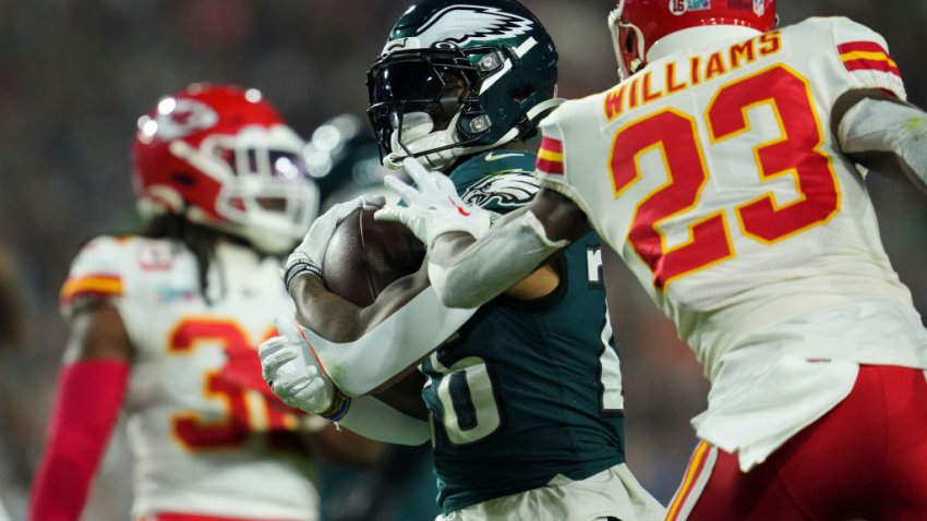 Philadelphia Eagles Beat Packers Off Jalen Hurts, Miles Sanders Runs –  NBC10 Philadelphia