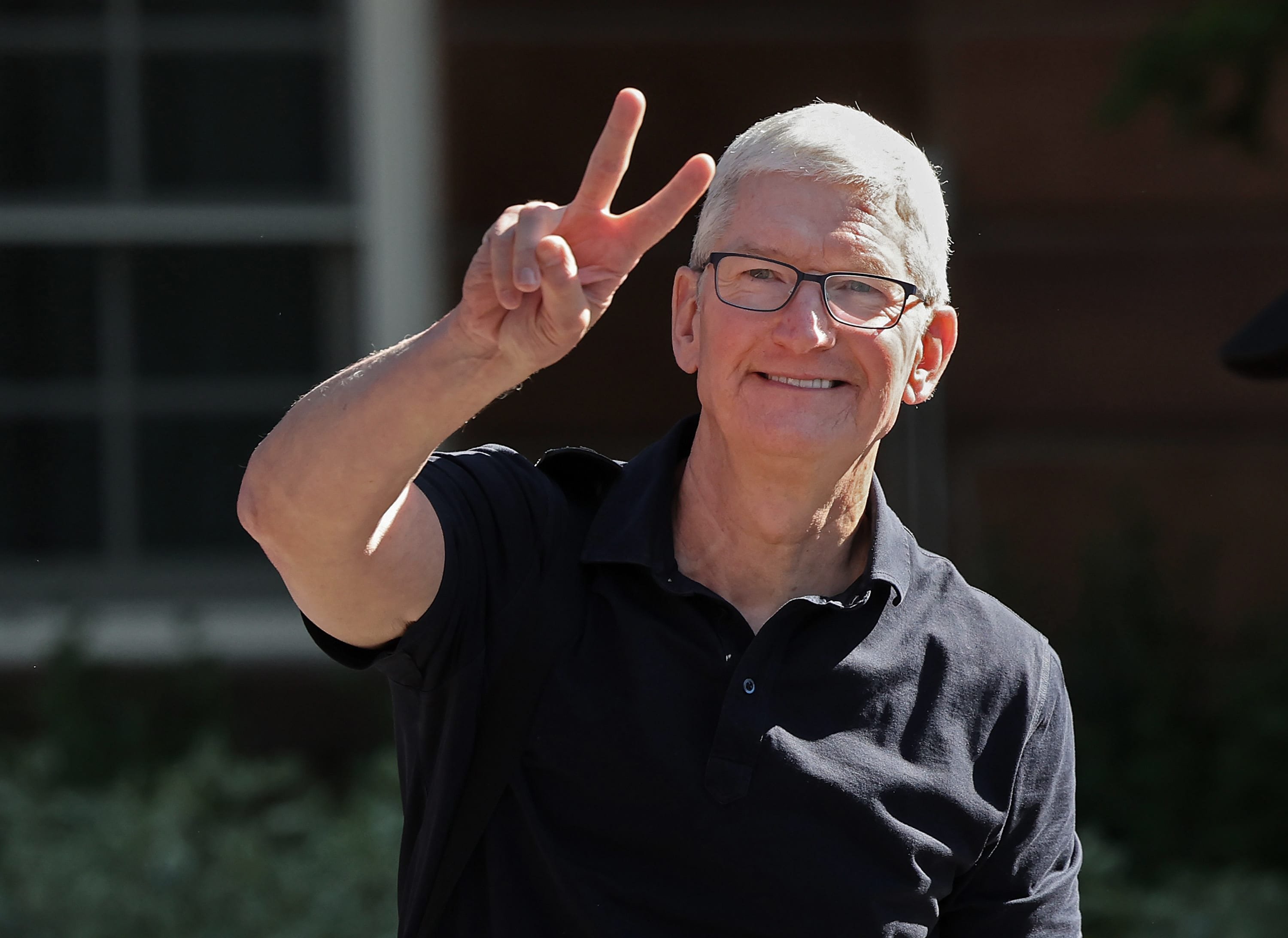 Apple stock pops on report it's developing its own equivalent of ChatGPT - Vimarsana News