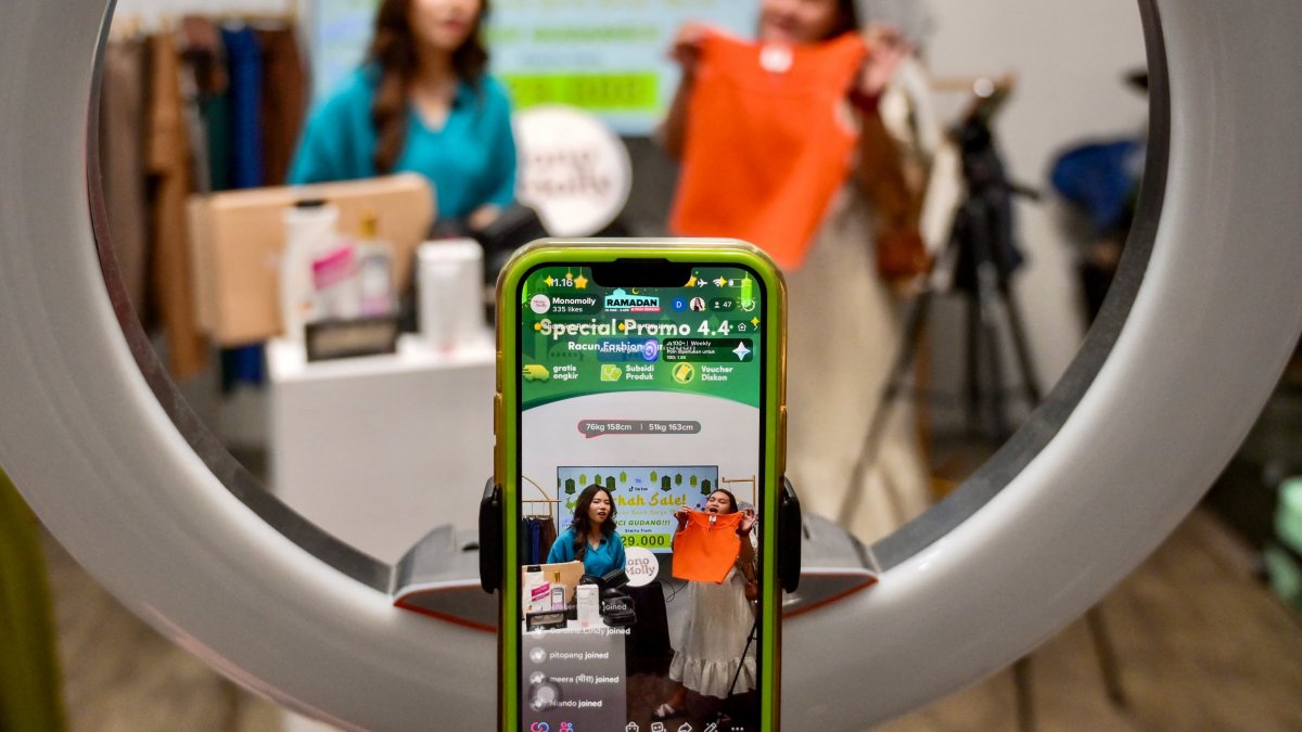 TikTok Shop strikes 'buy now, pay later' partnership in Malaysia as part of e-commerce push – NBC10 Philadelphia - Vimarsana News