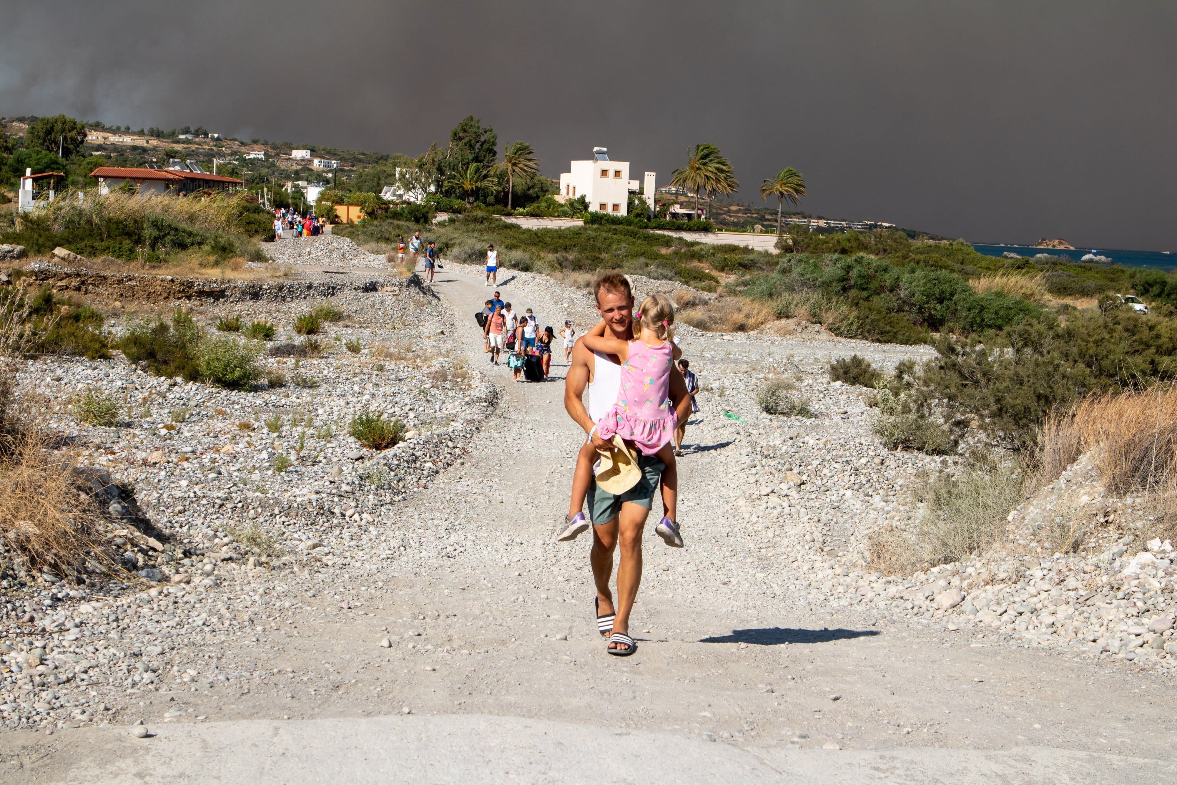 Extreme heat in Europe is becoming the new normal — prompting tourists toward cooler destinations - Vimarsana News