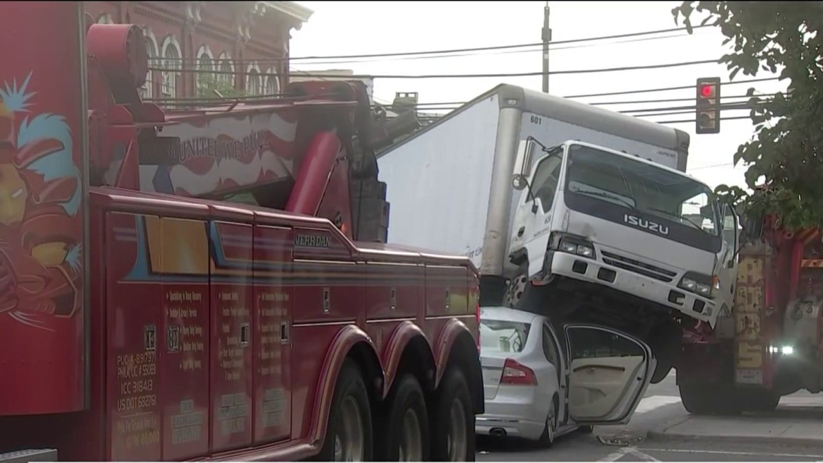 Tow truck crashes into several parked cars in Port Richmond neighborhood of  Philadelphia - 6abc Philadelphia