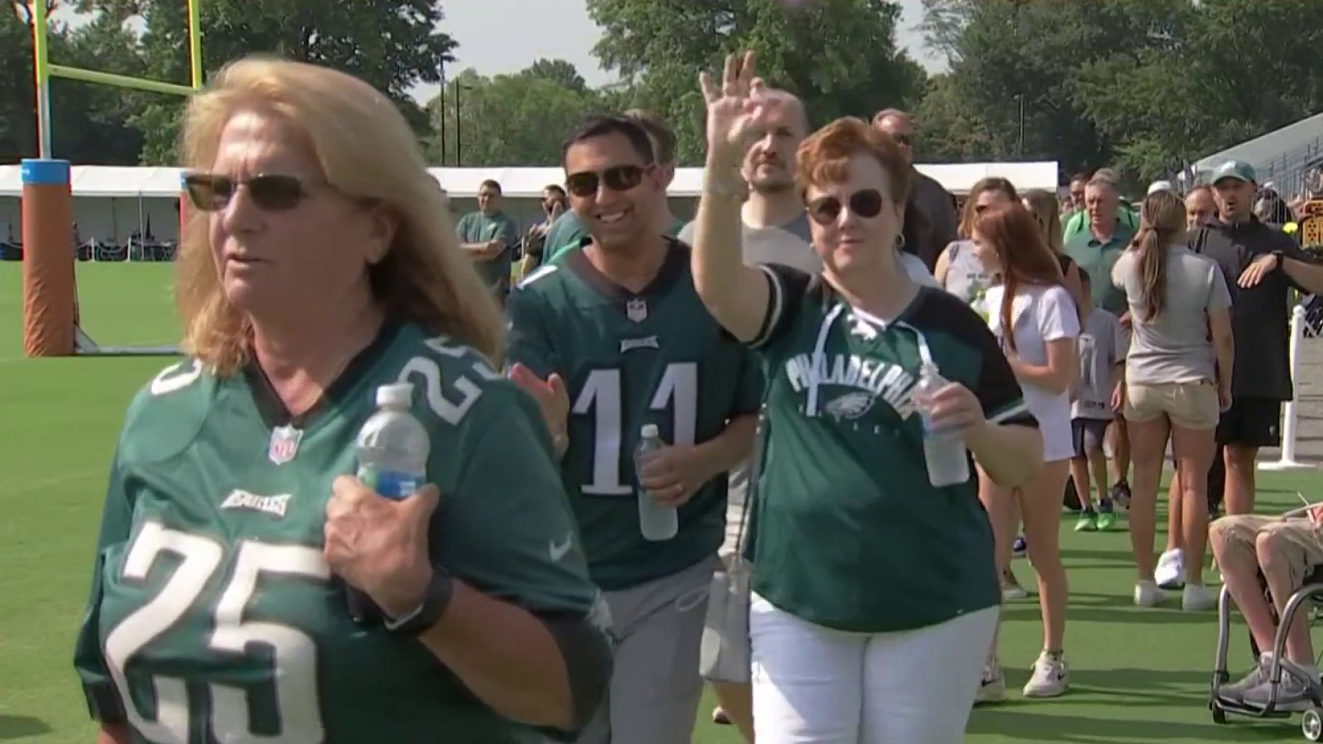 Eagles fans turn kelly green jersey release into 'basically a tailgate