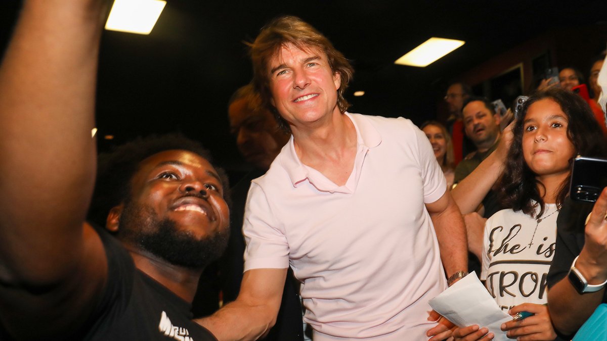 Tom Cruise surprises South Miami moviegoers at 'Mission: Impossible' screening – NBC10 Philadelphia - Vimarsana News
