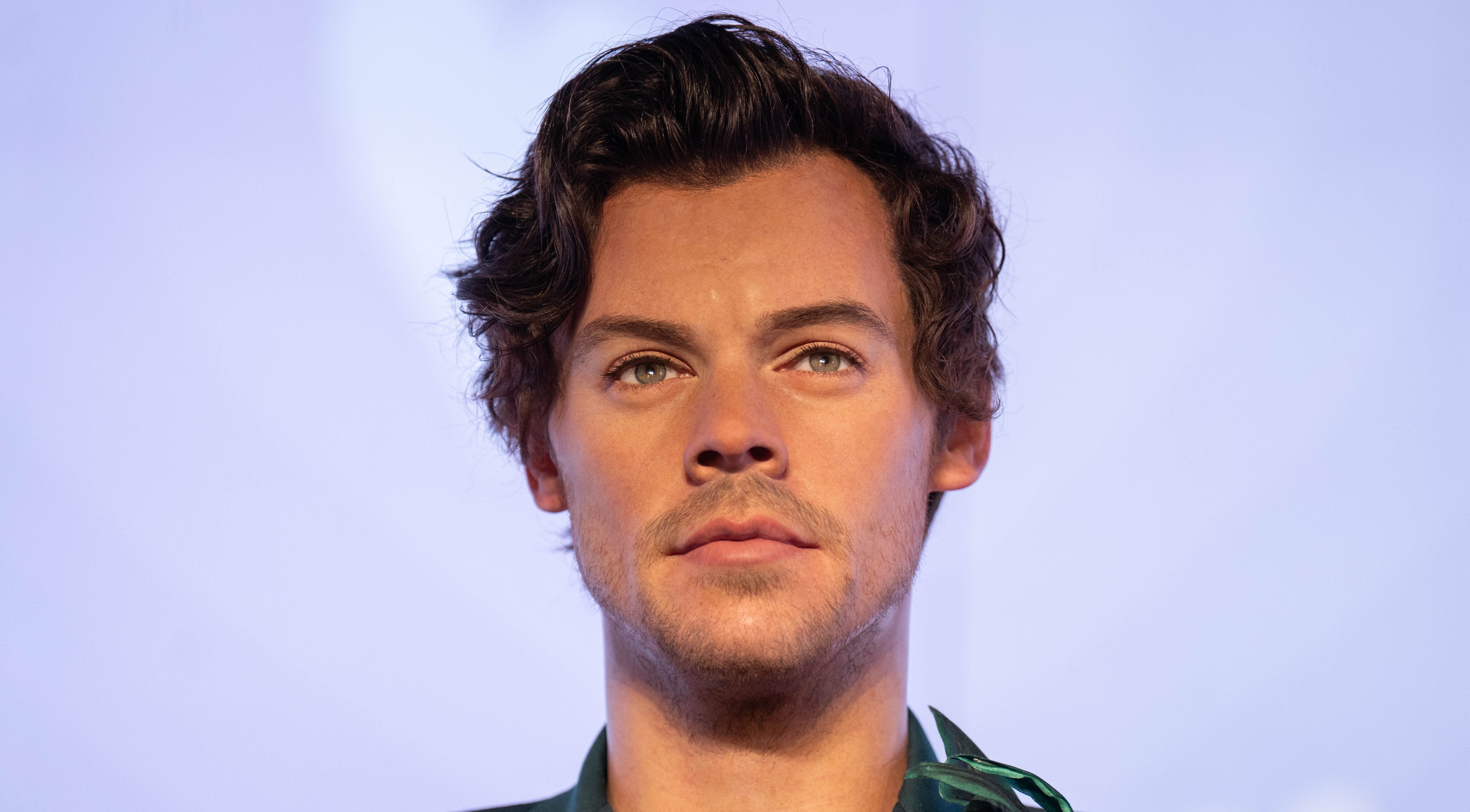 Harry Styles spotted with 'Olivia' tattoo months after Olivia Wilde breakup – NBC10 Philadelphia - Vimarsana News