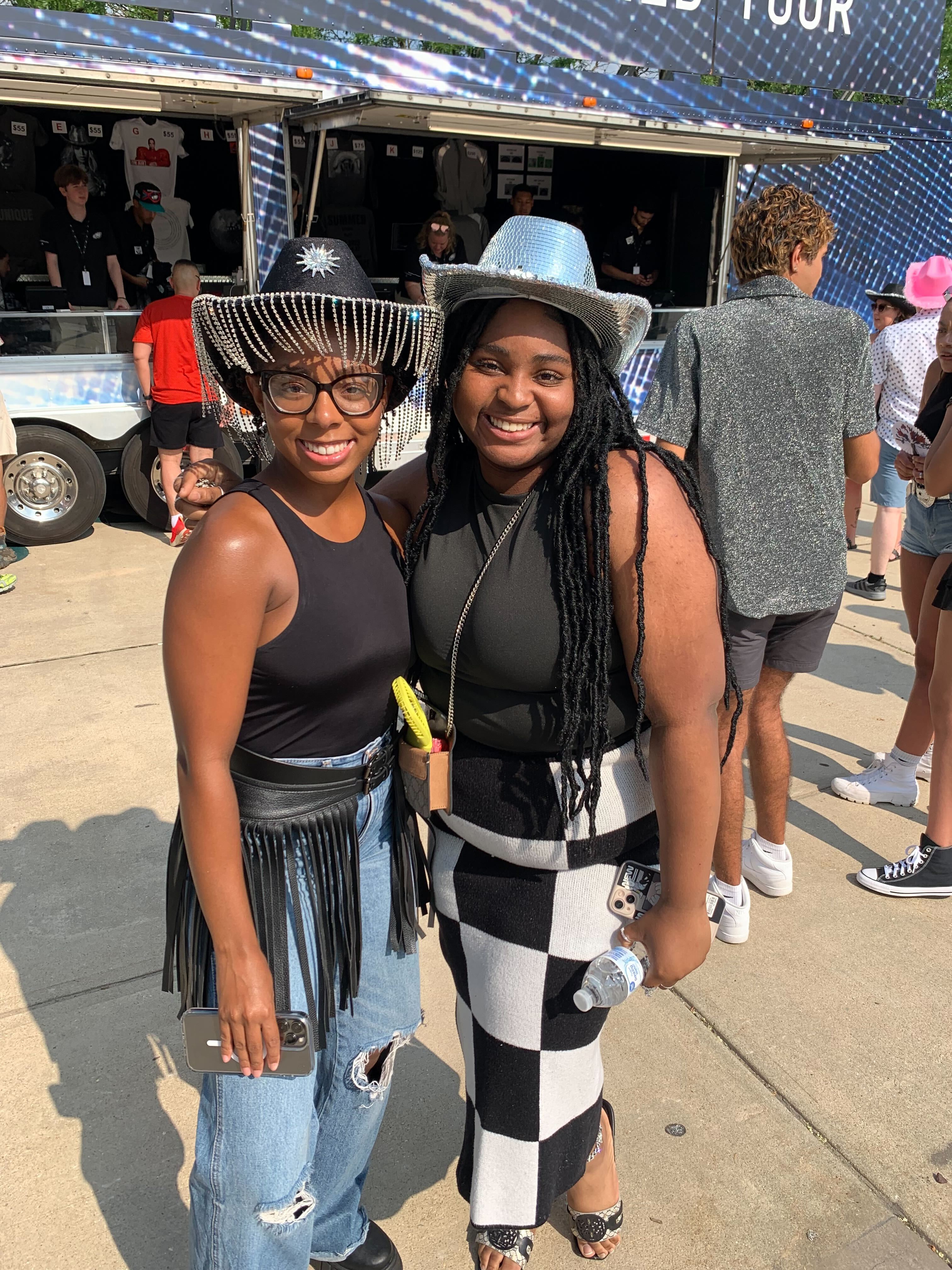 See what fans wore to Beyoncé’s Renaissance concert in Philly – NBC10 ...