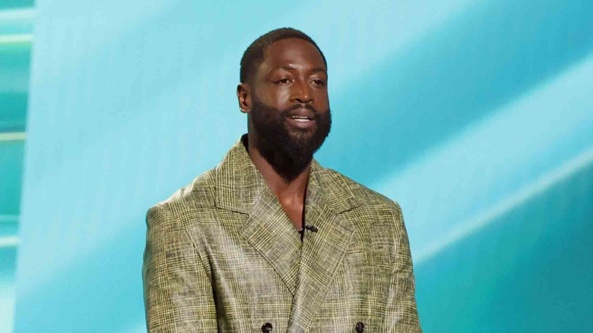 Dwyane Wade joins Chicago Sky's ownership group – NBC10 Philadelphia - Vimarsana News