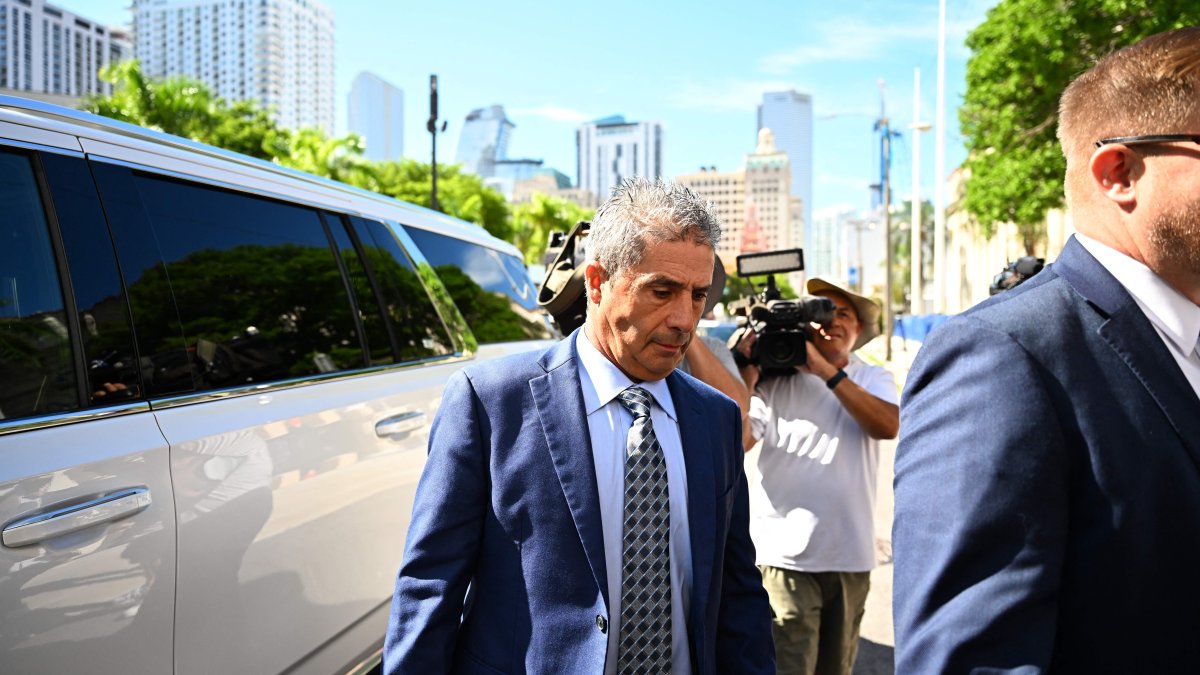 Trump co-defendant Carlos De Oliveira pleads not guilty in classified docs case - Vimarsana News