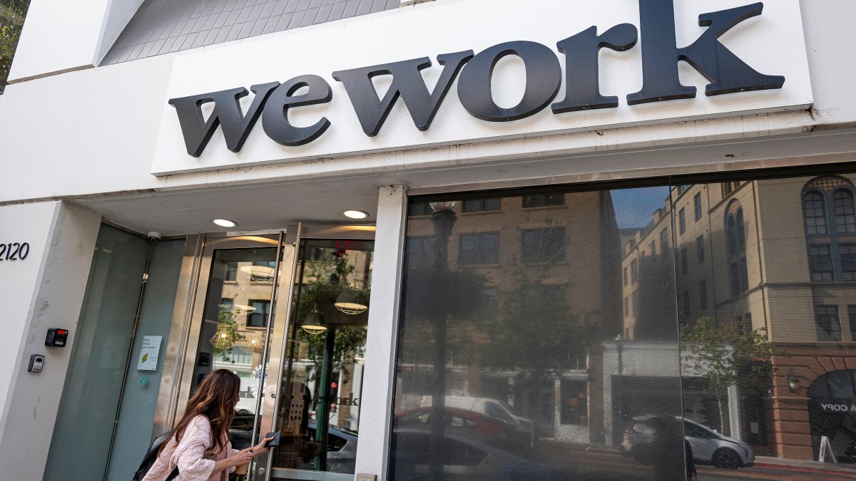 WeWork plunges another 11% after announcing reverse stock split to try and keep NYSE listing - Vimarsana News