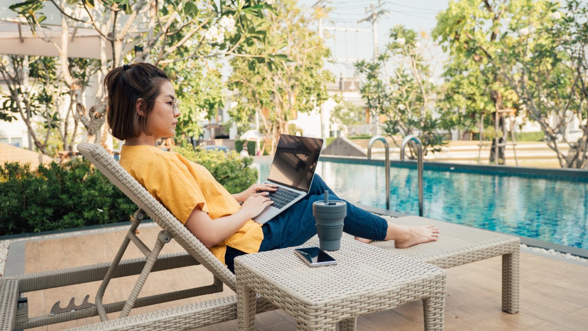 Gen Zers say they feel guilty when they don't work on vacation, but 'unplugging is the way you get fresh ideas' – NBC10 Philadelphia - Vimarsana News