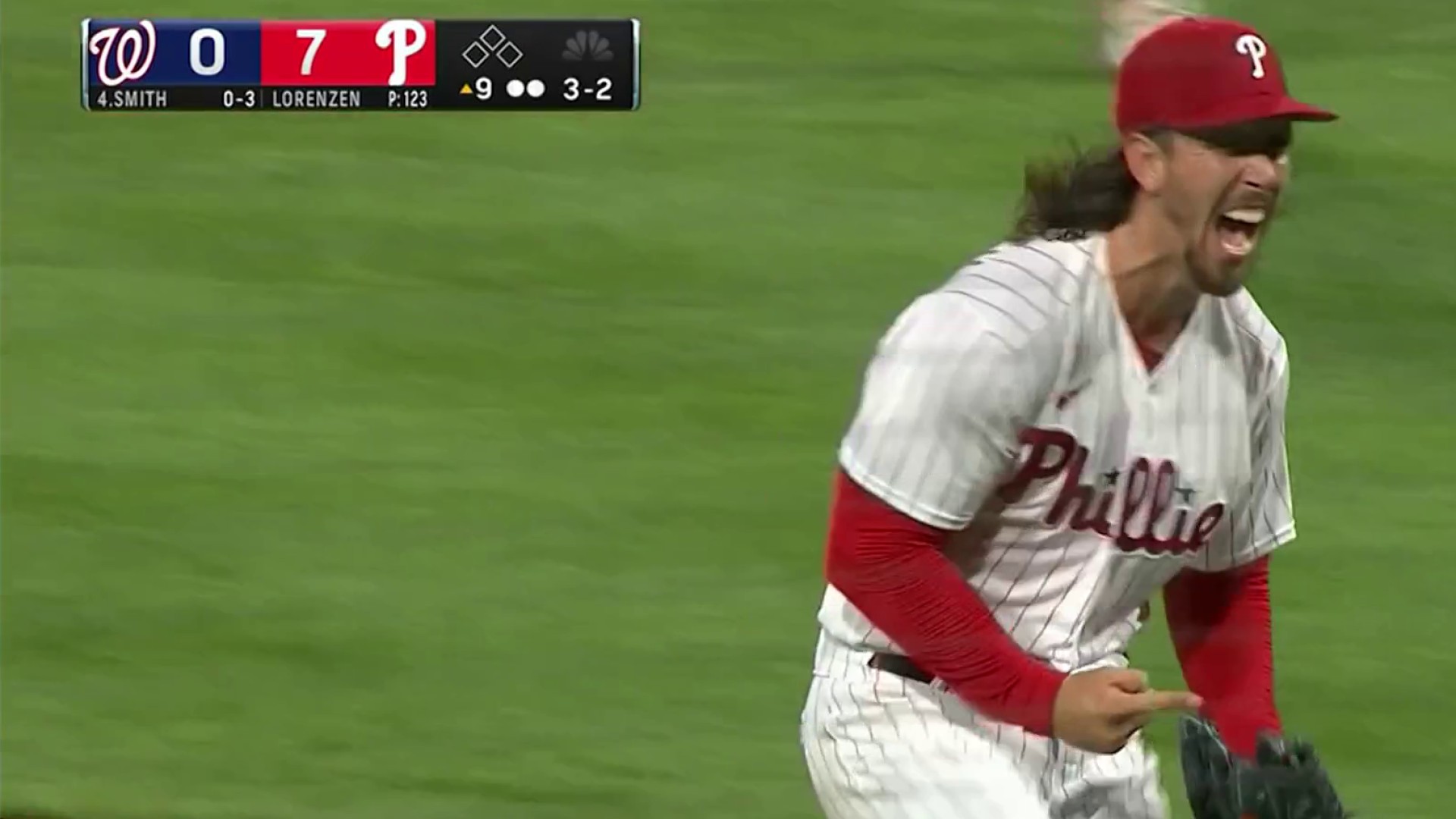 Fan Lineup for NLCS Game 1 at Citizens Bank Park