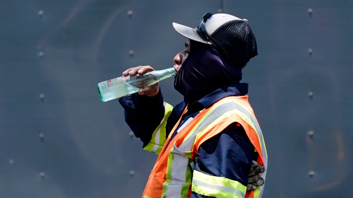 Would a Texas law take away workers' water breaks? – NBC10 Philadelphia - Vimarsana News