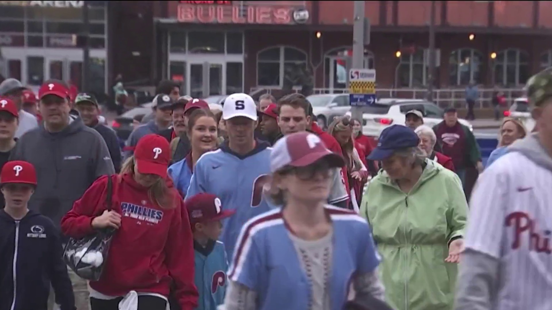 Rain or shine, Phillies fans head to Citizens Bank Park despite