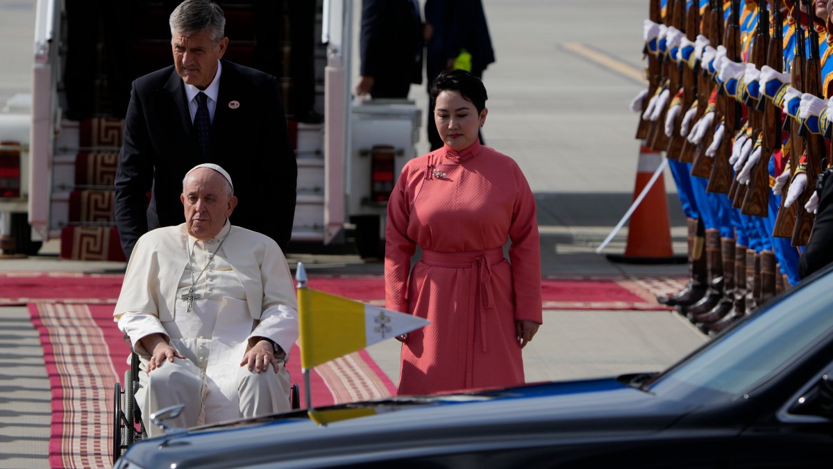 Pope Francis arrives in Mongolia amid strained relations with Russia and China – NBC10 Philadelphia - Vimarsana News