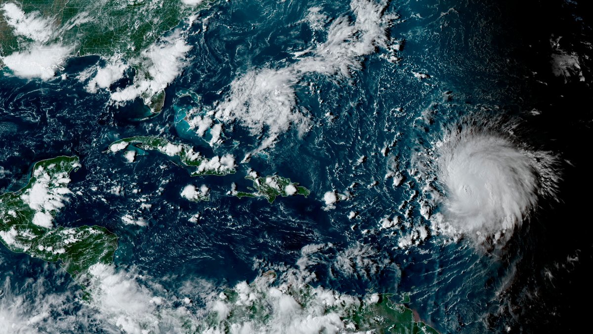 Hurricane Lee grew to have high winds as it traveled over Atlantic Ocean – NBC10 Philadelphia - Vimarsana News
