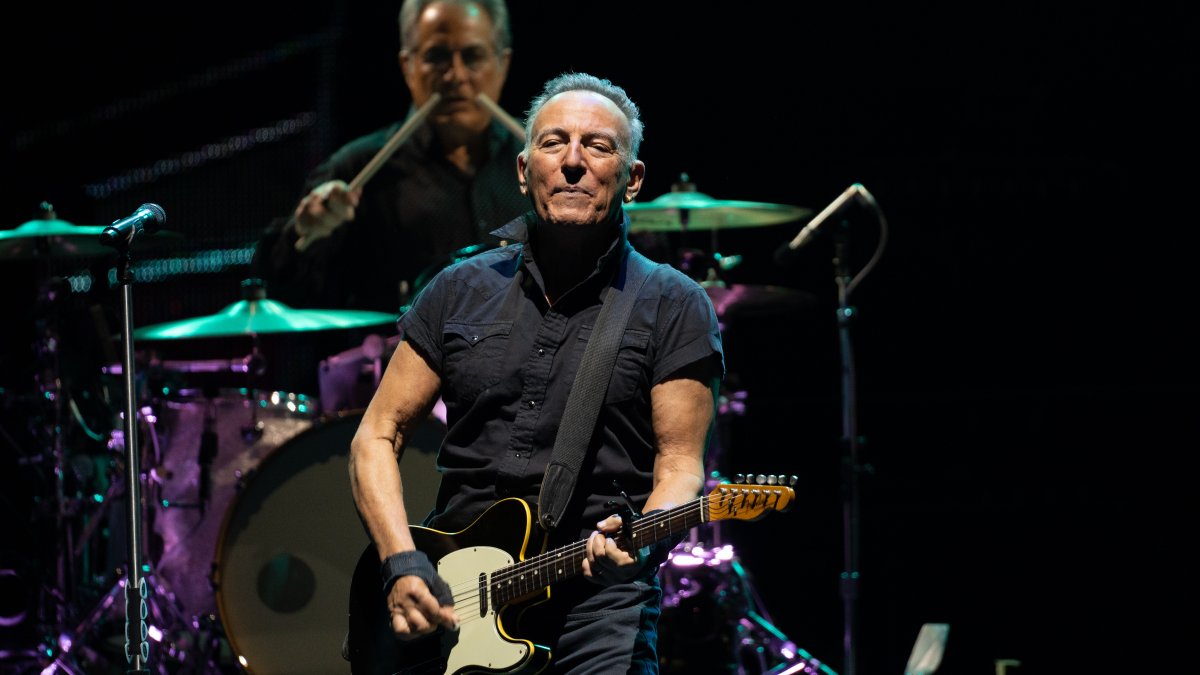 Bruce Springsteen postpones all 2023 tour dates due to peptic ulcer