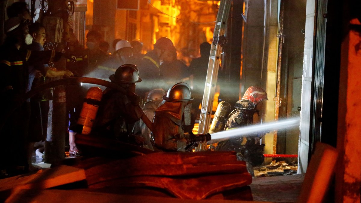 Cháy chung cư ở Việt Nam, ít nhất 10 người thiệt mạng – NBC10 Philadelphia