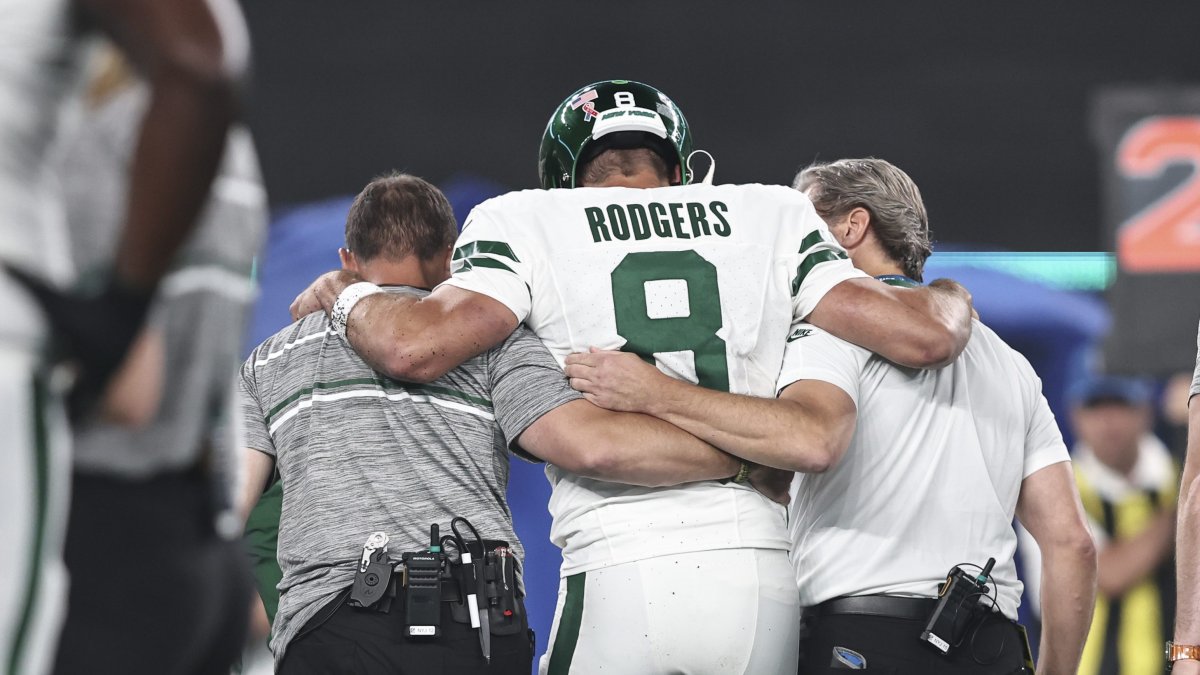 Jets’ Aaron Rodgers suffers season-ending Achilles injury – NBC10 ...