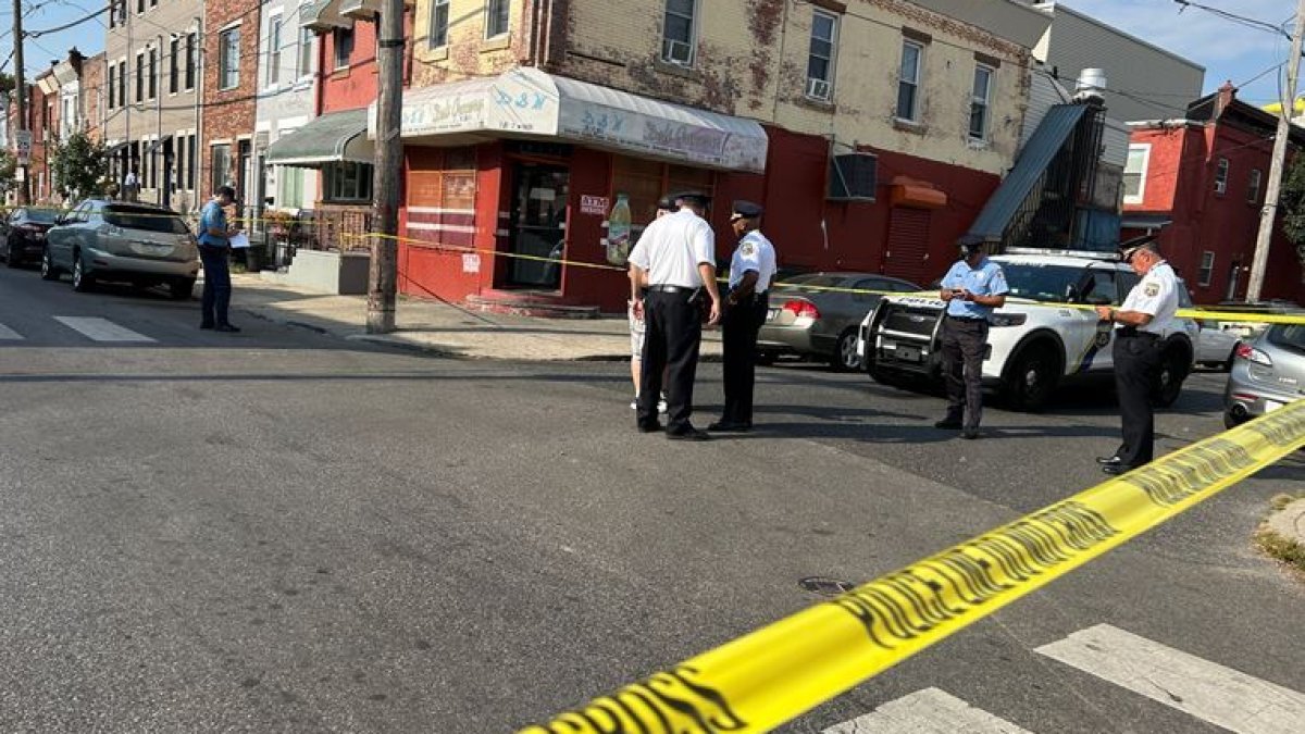 Shooting at South Philly corner store leave city worker hurt – NBC10 Philadelphia - Vimarsana News