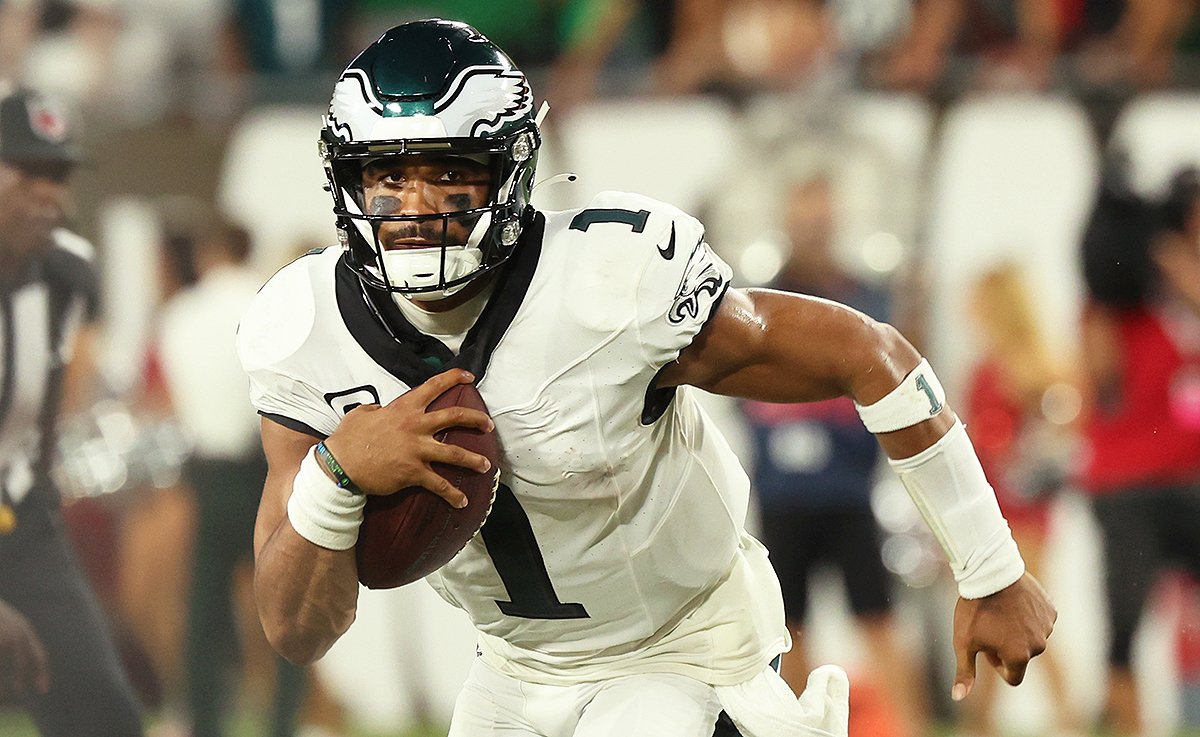 Jalen Hurts out for Sunday's game due to blood clot, Eagles announce