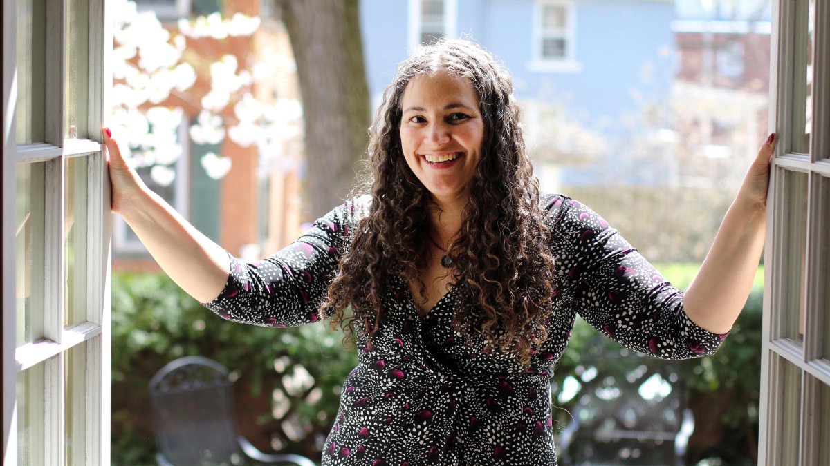 Stop hustling. It won't make you happier, says Yale psychologist—here's what will - Vimarsana News