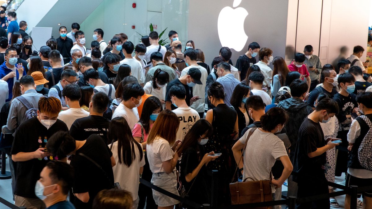 iPhone 15 sales look like they're starting off slow in China ahead of a critical holiday season - Vimarsana News
