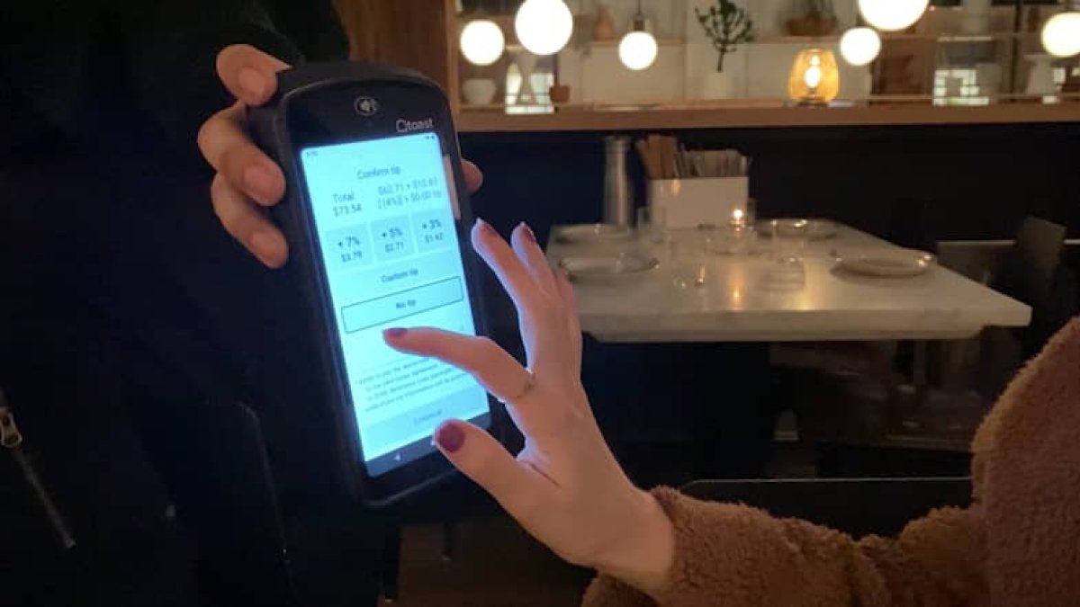 Why tipping isn't going anywhere: Some workers still get the 'subminimum wage' of $2.13/hour – NBC10 Philadelphia - Vimarsana News