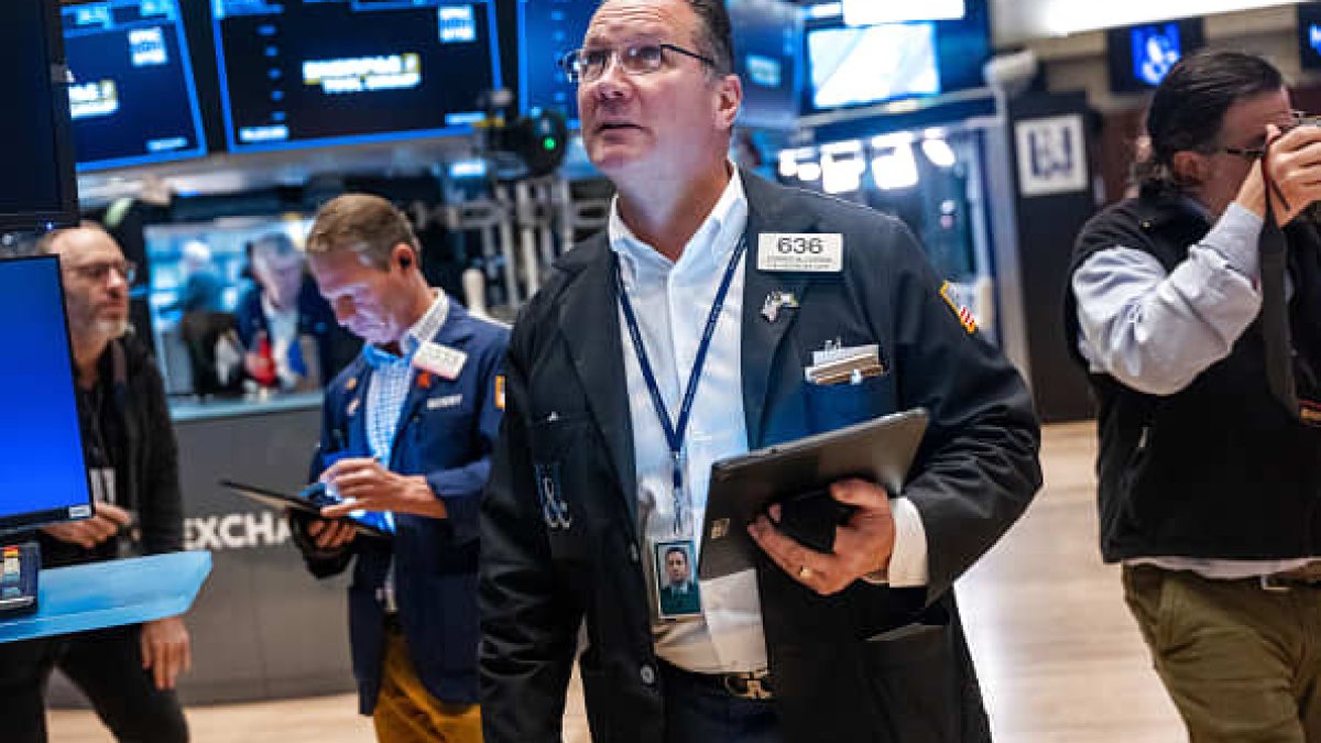 Stock futures edge higher on Sunday night as Wall Street awaits big tech earnings: Live updates - Vimarsana News