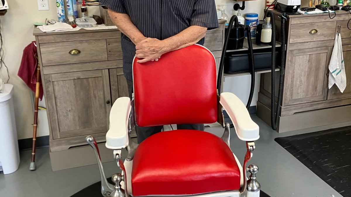 This 91-year-old just opened a barber shop in Wisconsin: 'I'm too happy to quit' – NBC10 Philadelphia - Vimarsana News